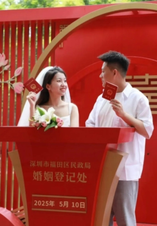 今天民政局的一句话，让所有人都破防了，民政局对外宣称：以后在外旅游都可​以