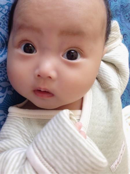 孕妈每天都吃“两个橙子”, 都快吃吐了, 孩子出生后全家高兴得合不拢嘴