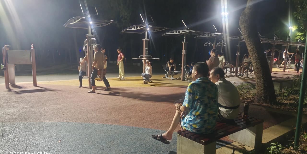 退休后最折磨人的不是累，而是闲！每天睁眼就是老三样：公园遛弯、菜市场买菜、回家鼓