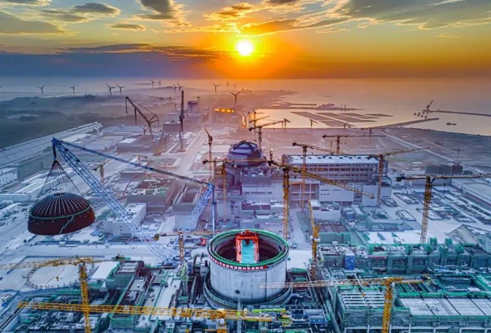 霍尔木兹海峡战火，意外曝光中国核电底牌，美西方彻底看懵了霍尔木兹海峡一把火烧