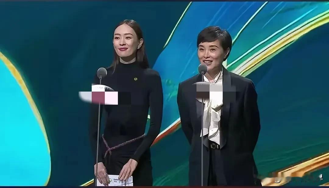 白玉兰颁奖典礼上，当评委童瑶和吴越同台亮相，感觉两人的身份搞反了，吴越才应该是那