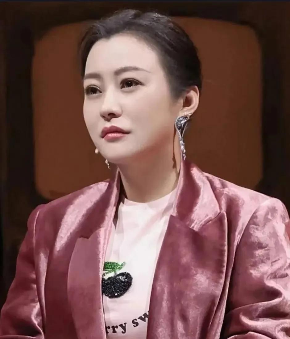 看到郝蕾的培训班要29800我说“这也太贵了”结果没想到我那之前艺考的朋友说