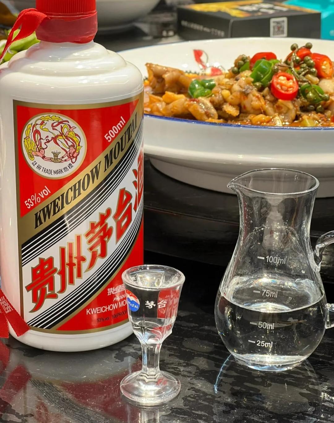 茅台神话破灭！经销商卖一瓶赔200元，究竟发生了什么？最近白酒圈炸开了锅——