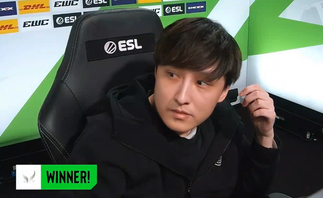 XG第一局有惊无险战胜VP，这盘最后一波团战由于OB位游戏崩溃弹错，等再连的时候