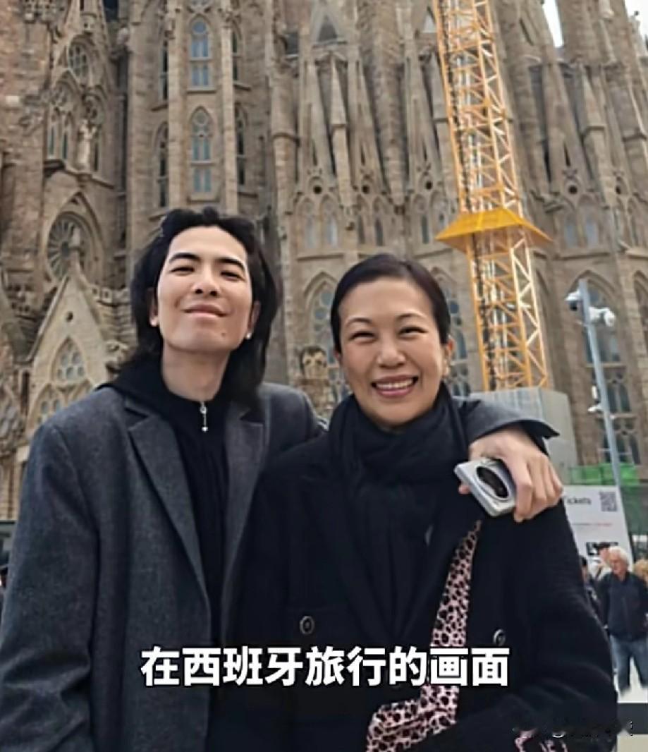 记录我的202652岁林有慧比萧敬腾大14岁，这场姐弟恋里弟弟还执意公开求婚，