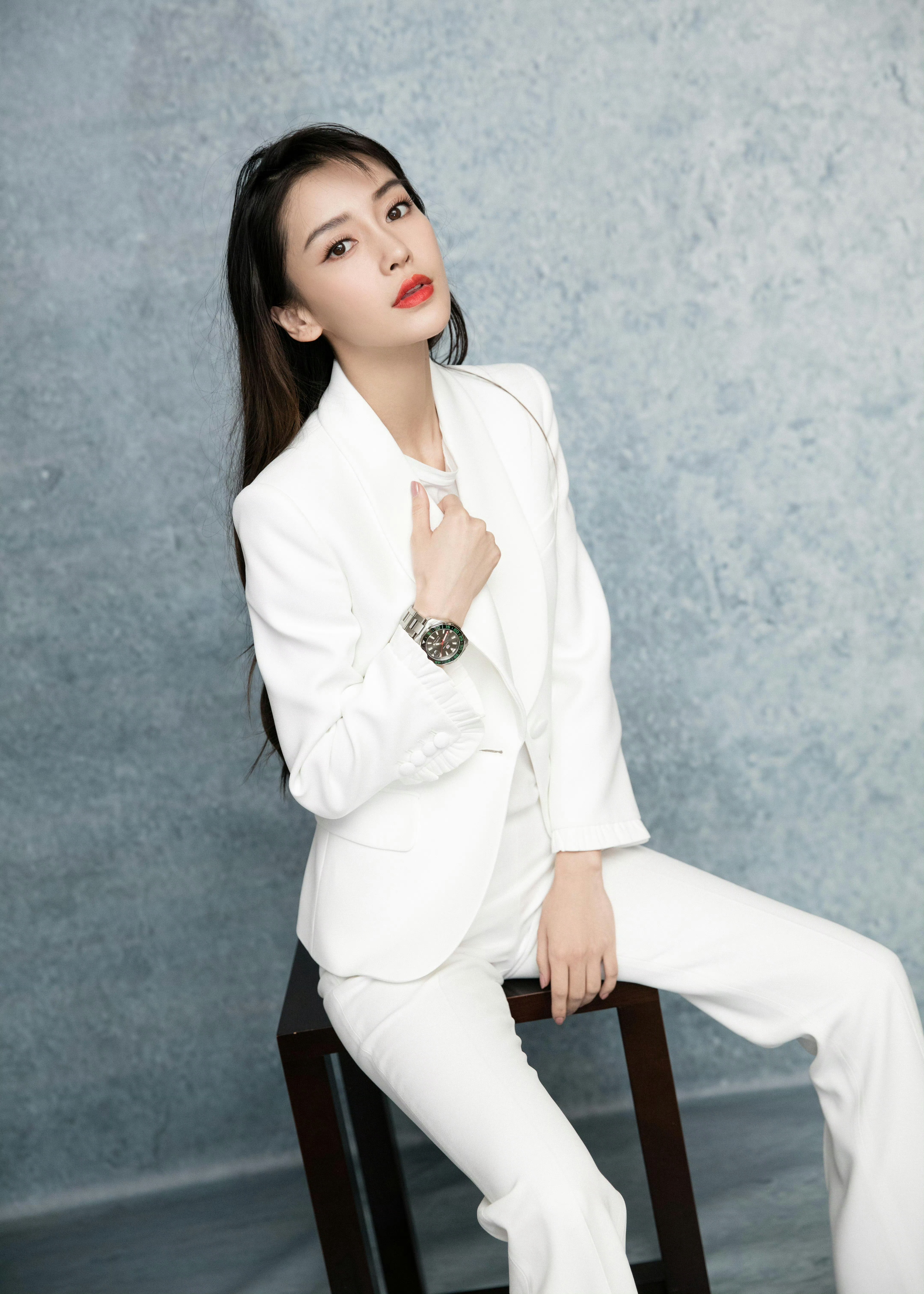 杨颖（265）白色西装配红唇又酷又美Angelababy说上班是最爱干的事情