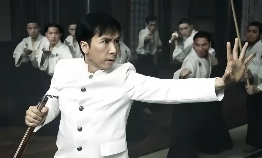 中日若开战，最慌的不是你我，而是这群人！你们猜中日要是真开战，谁最慌？不是咱们普