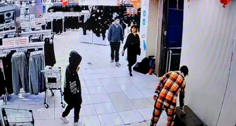 苏州，女子手机丢了，打电话没人接，再打直接关机了！等手机开机后，女子通过定位