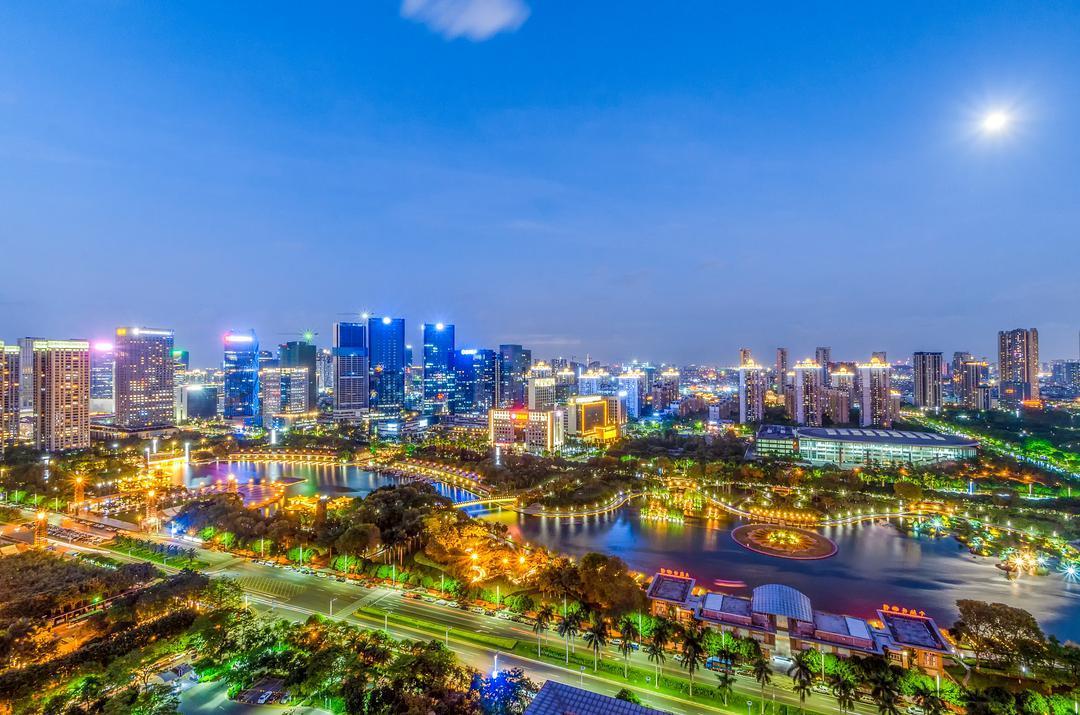 在佛山住了几天，临走前一肚子心里话，不吐不快!真的，没来之前以为就是普通地级市