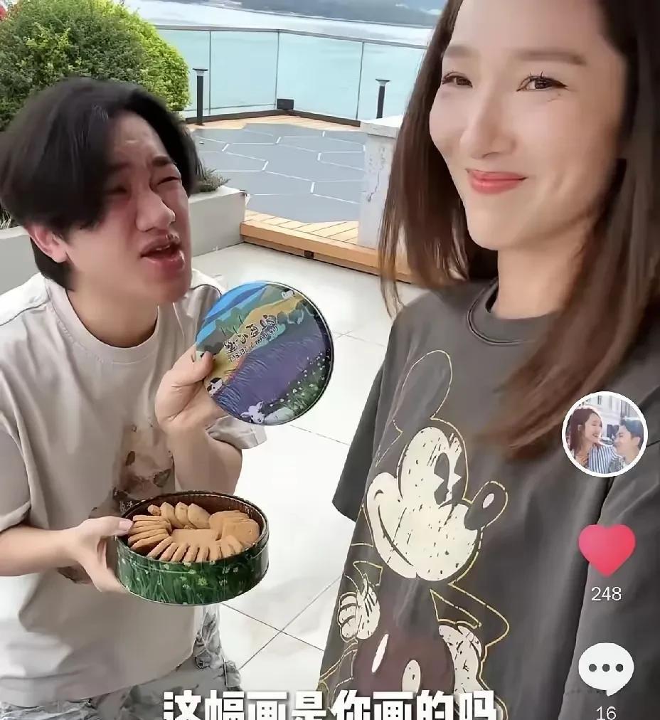 王祖蓝有多会哄媳妇，一盒饼干都要把妻子夸的美滋滋呀。李亚男说给点情绪价值，王祖