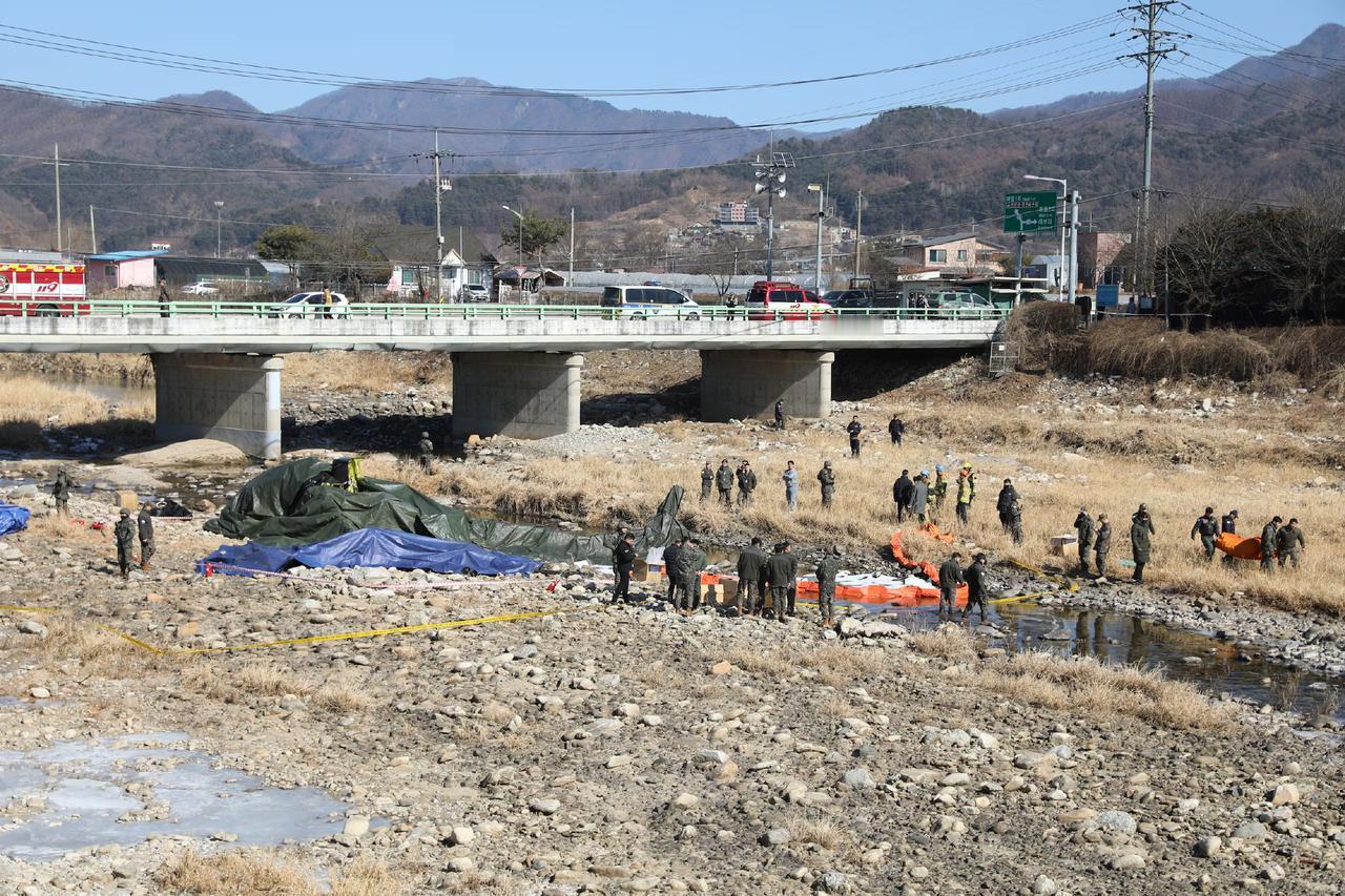 韩国直升机坠毁后飞行员离世！韩国陆军第103航空营一架AH-1S眼镜蛇武装直
