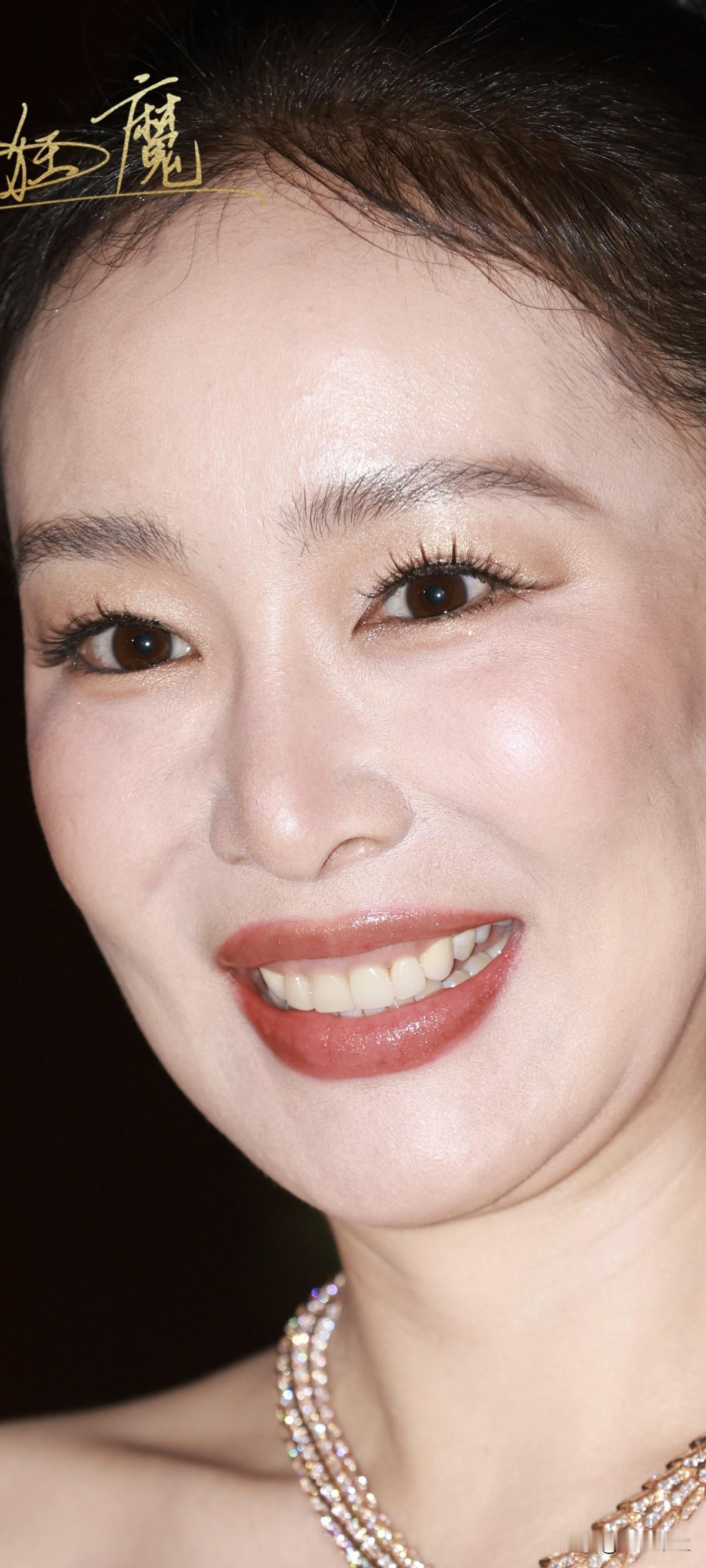 娱乐圈哪些女星的美腿你认为最好看大嫂这气质！！！这姐的气质，是把宝格丽戴出了'高