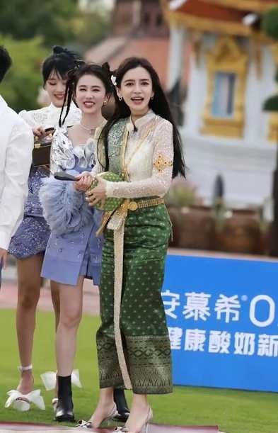 白鹿和baby同框对比有一个人被狠狠秒了