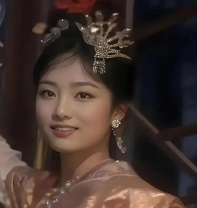 在上世纪80年代经典版《西游记》拍摄期间，年轻女演员任文坚被杨洁导演选中饰演天竺