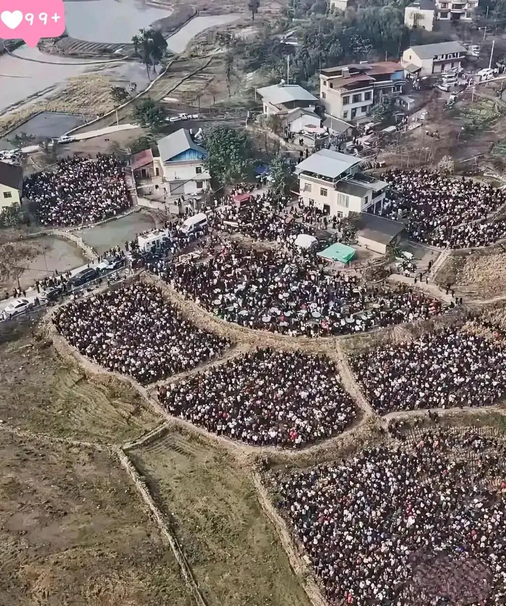 重庆文旅的“秒速反应”，让多少城市文旅脸红？这几天，“呆呆杀猪宴”在短视频平