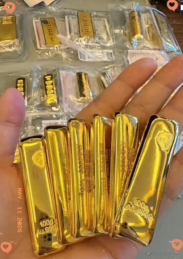 刚刚一看金价，我血压直接升高了！​5月11日，金价又开始瀑布似的往下跌到现在