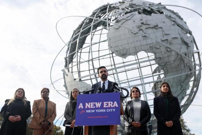 最近纽约人全在聊一件事，刚上任的新市长马姆达尼才34就玩起了“颠覆”，一出手就