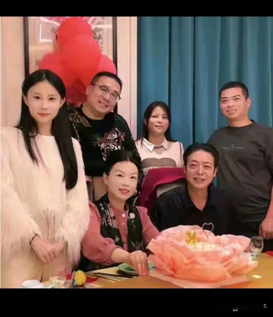 老杜说老许之所以成网红，是加入了MCN机构，花米用资本来来包装自己。老杜
