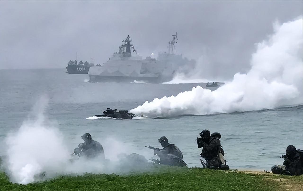 台海“第一枪”已经打响了！台海这根弦越绷越紧。走火的往往不是大人物。而是