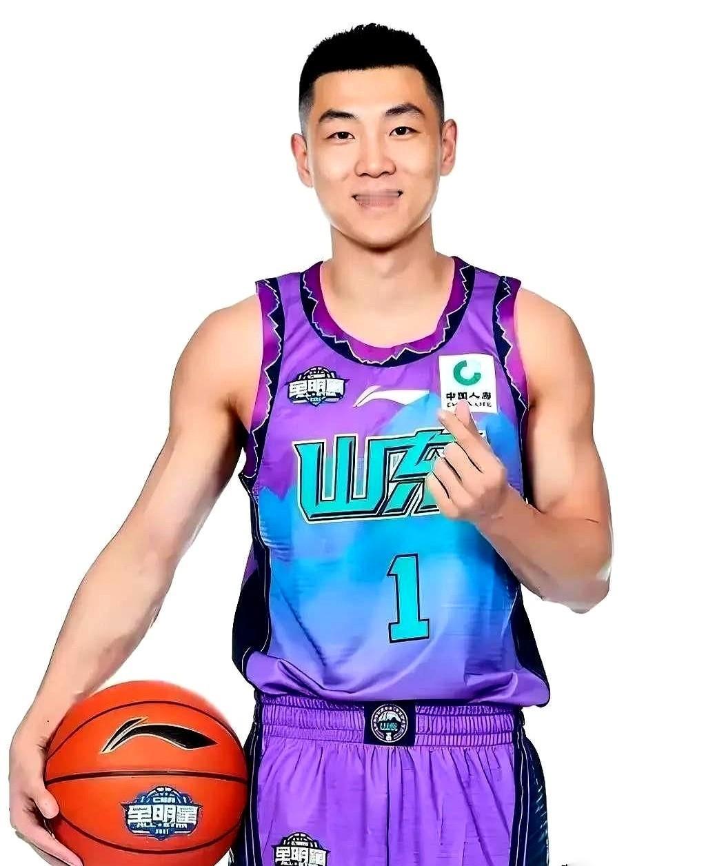 3分，2板，1助。我真的会笑，高诗岩今晚这数据，打了个“顺子”出来。全场就出