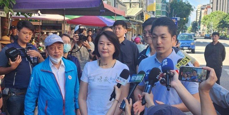 蒋万安今全天赶场反罢免台北市长蒋万安今天（19日）行程满档，早上8时许，先陪同