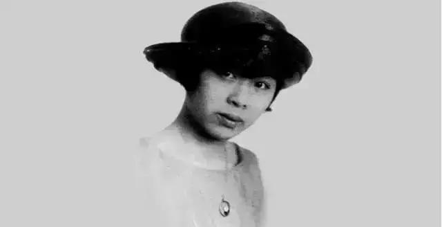 88岁的张幼仪去世安葬后，墓碑特意刻四字，这四个字让徐志摩也许会感到无言191