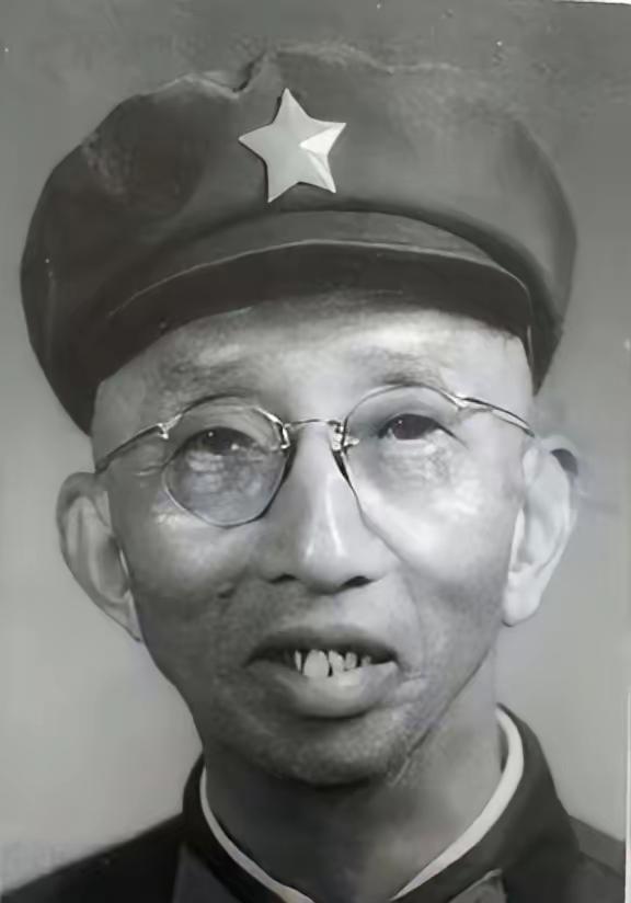 1955年定军衔那年，李迎希气得摔了杯子。他打了一辈子仗，济南战役立下大功，粟裕