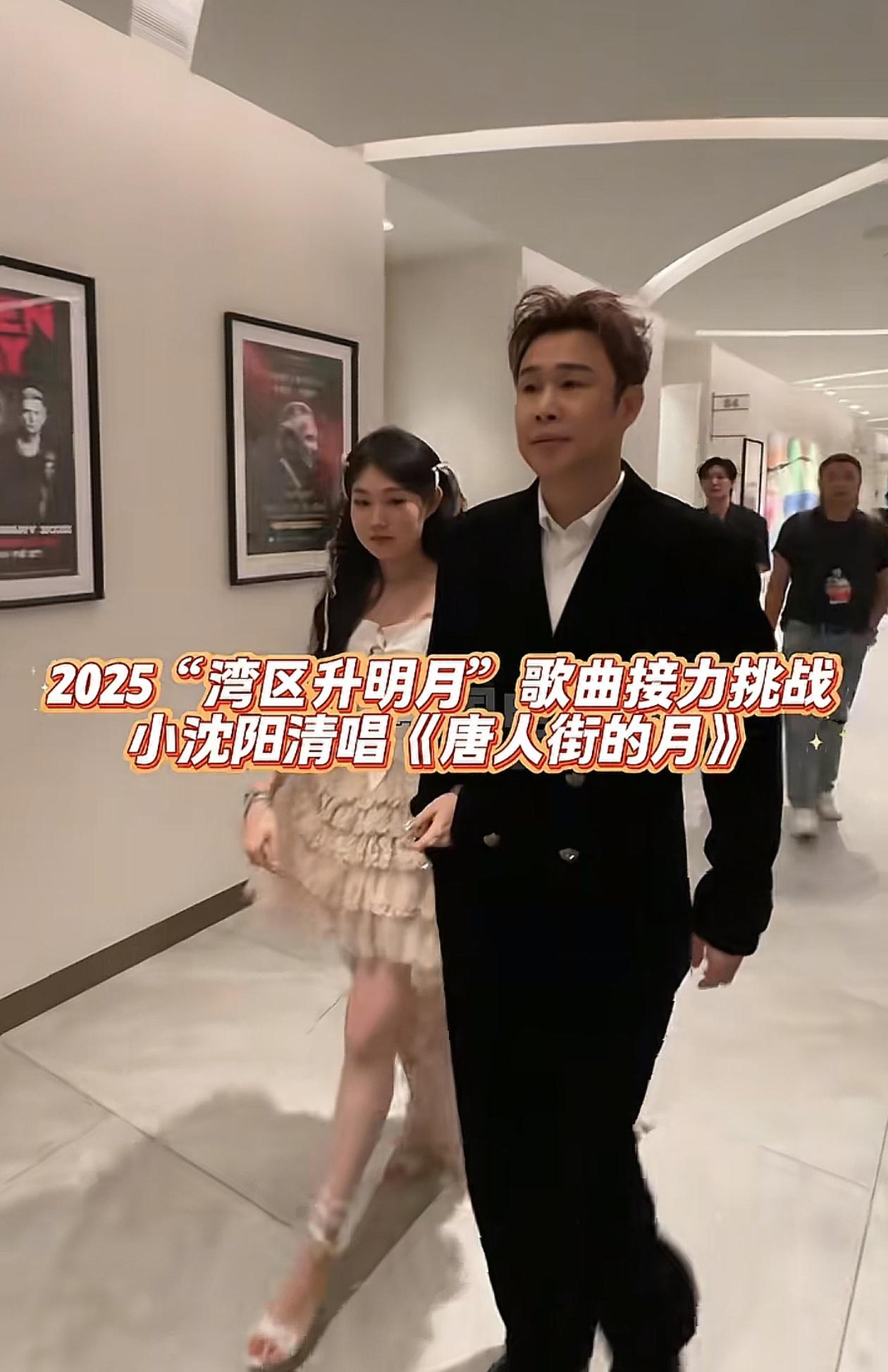 说实话，我对沈佳润改观了，因为在今晚的大湾区晚会上，她拿出了，和以前不一样的