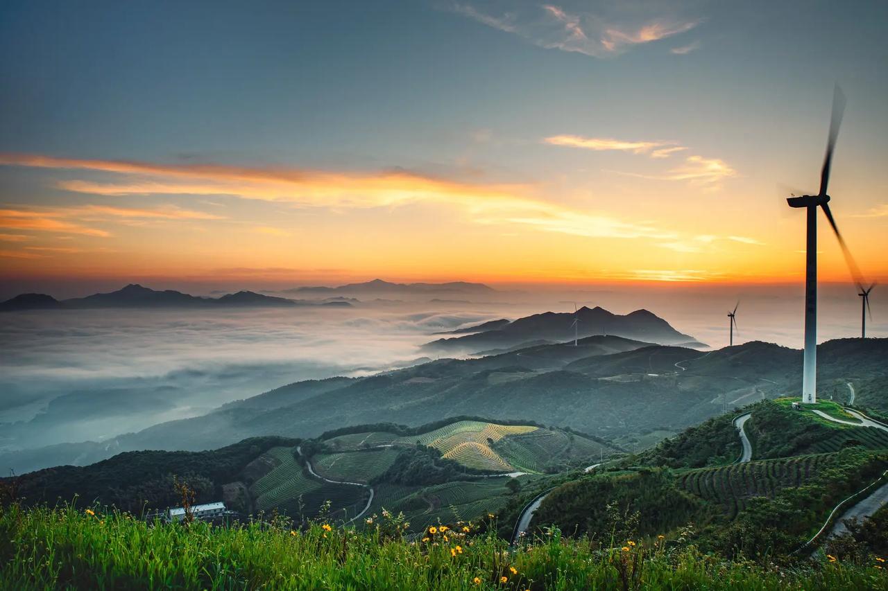 为什么很多人觉得今年的生意都不好做？今年的“难”，本质上是多重周期低谷的叠加：