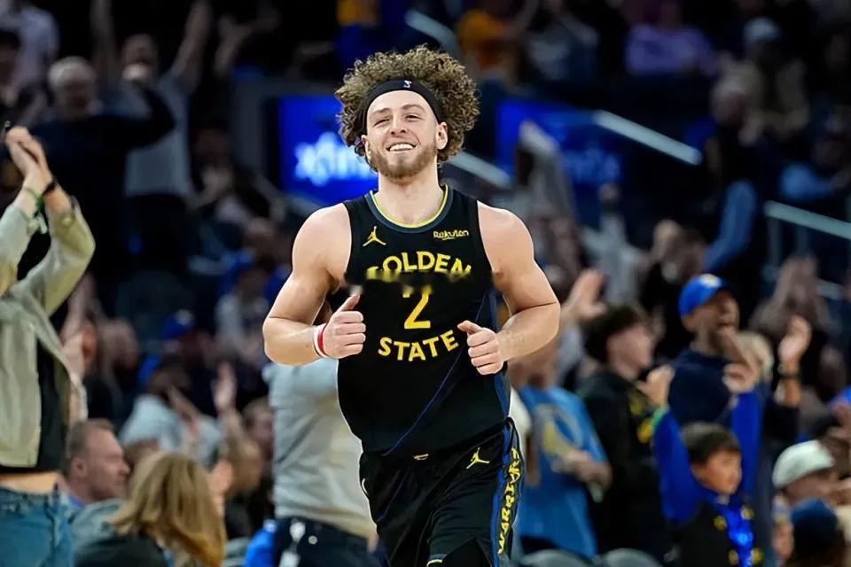 根据TheAthletic记者NickFriedell的消息，金州勇士的队友