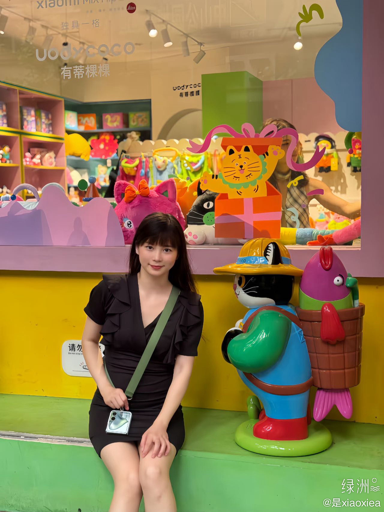 逛成都车展｜被仰望的高定感戳中了✨逛成都车展被仰望展台狠狠打动不只是性能强悍的新能源车更是把东方审美
