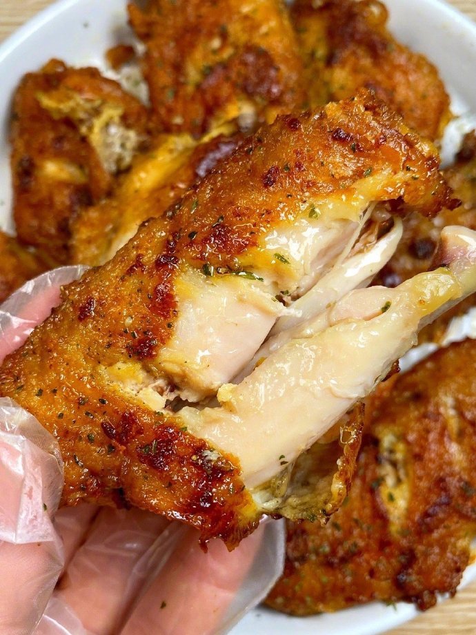 家常菜之脆皮鸡翅，全家都爱吃。