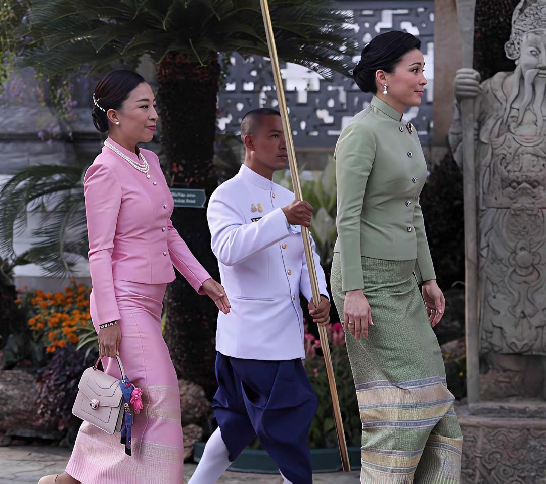 泰国的帕查拉公主昏迷两年了，到现在也没有醒来，恐怕凶多吉少了。权贵圈里几乎人人