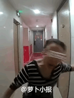 男子非常害怕，自己也成为刀下亡魂，神&经&病，不是犯罪的挡箭牌。这事如果在漂
