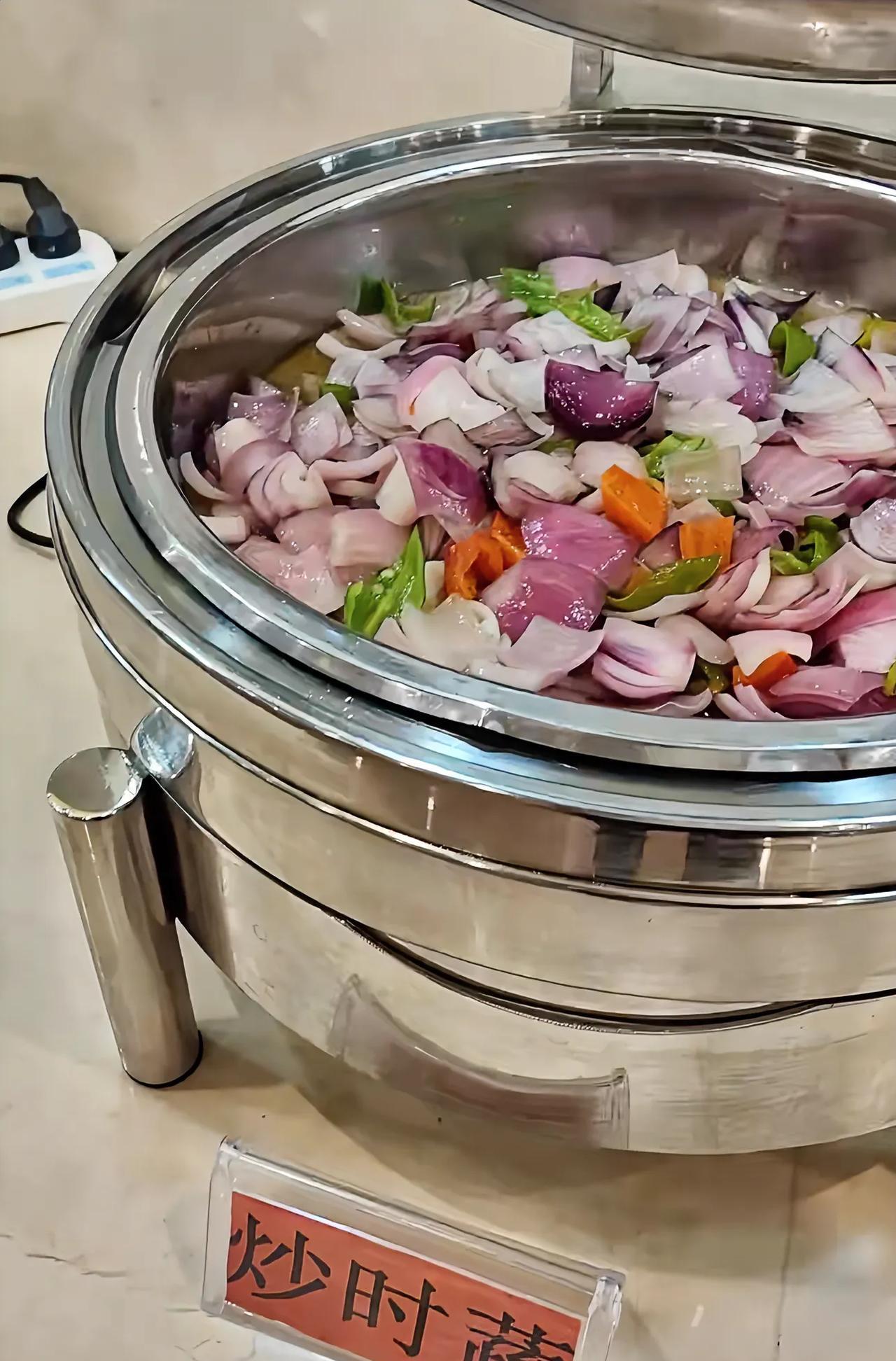 云南某酒店早餐，是我对时蔬理解有误吗？