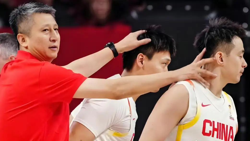 中国男篮逆转中国台北，让我彻底看清了这3人：朱俊龙：这一场简直是特种兵表现，不