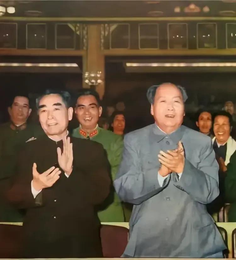 不忘功臣1939年，李达与当时在重庆的周总理董必武同志多有联系
