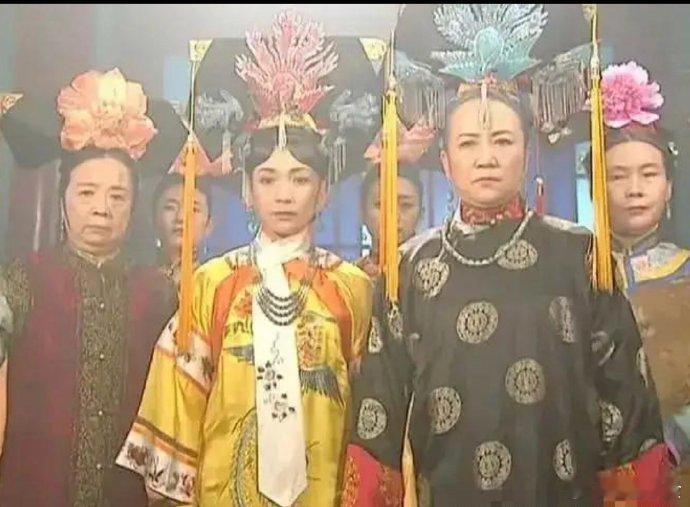 《还珠格格》中压迫感最强的一幕来自容嬷嬷