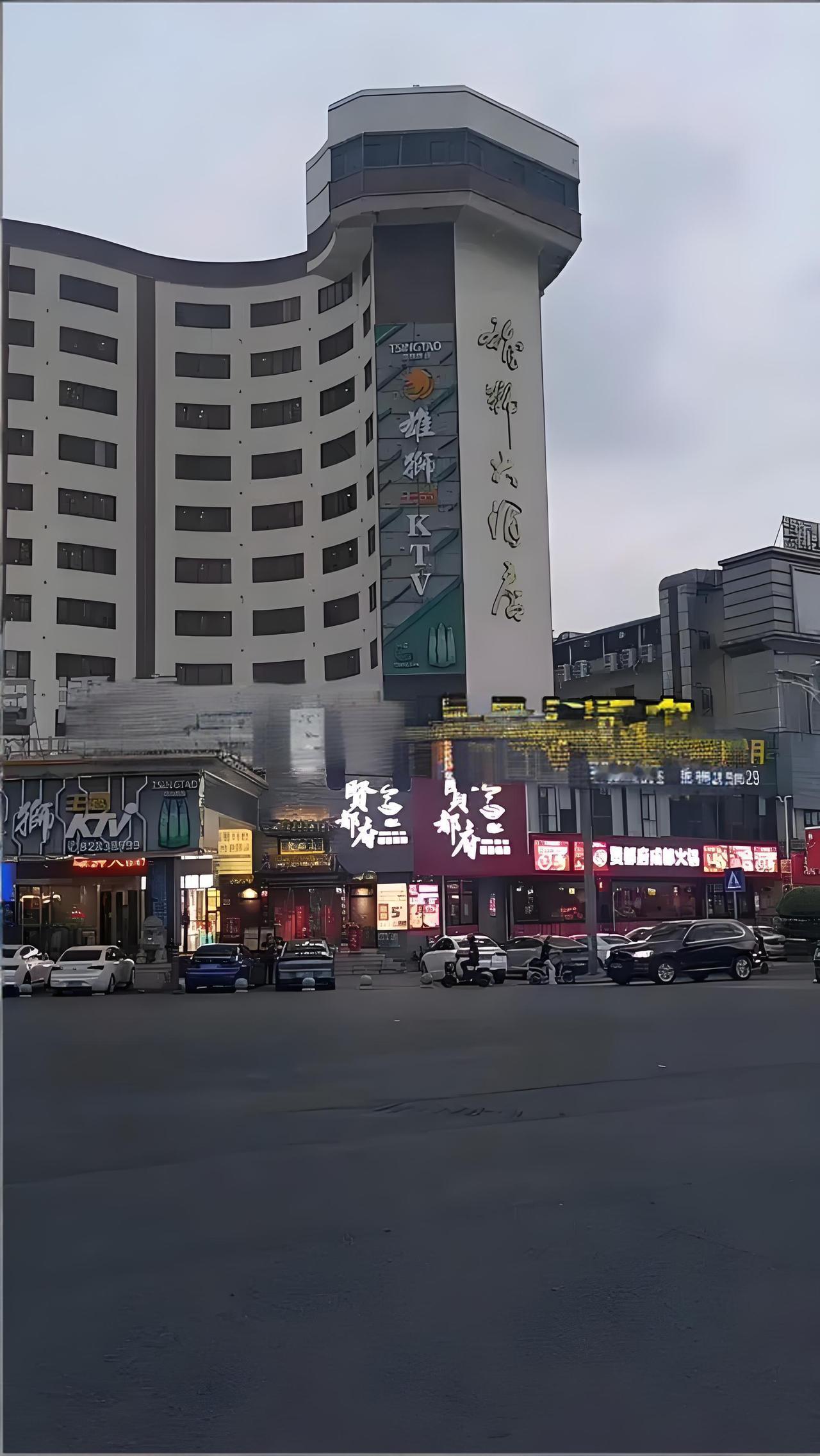 90年代的东莞常平镇，在我想来，常平应该是全东莞最为热闹繁华的镇之一！