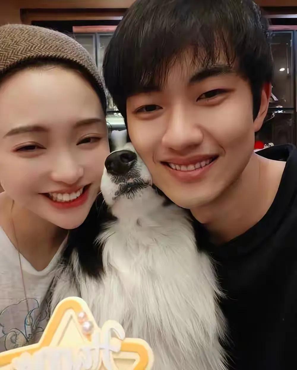 有网友在南通偶遇歌手金莎参加婚庆商演现场人数很少，唱三首歌35万后草草收场！