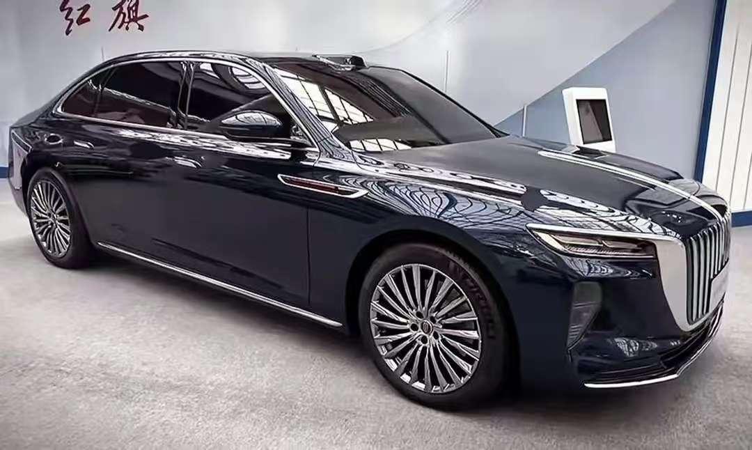 在老一辈人的心中，红旗汽车有着很高的地位，而近几年红旗打造了多款年轻人喜欢的车型