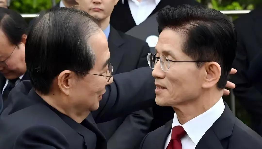 韩国选举，国民力量党总统后选人金文株从人品看，看不到丝毫大度和谦逊，国民力量党决