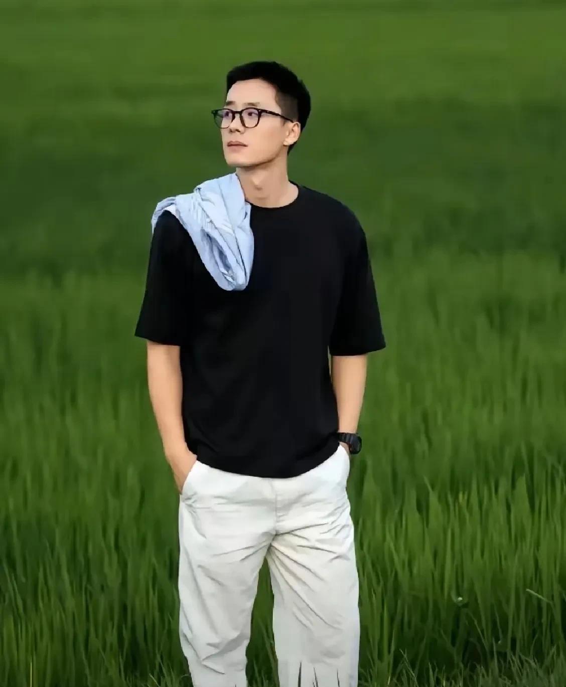 虽突然，但不意外！顿顿离职早有苗头，当时他在直播间透露自己想参加综艺，被公司拒绝