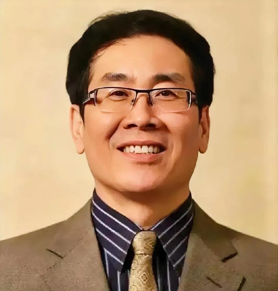 宗泽后“励志”启示：靠碰瓷亲哥、背刺家人“出圈”，这“成功学”咱真学不来——坚守