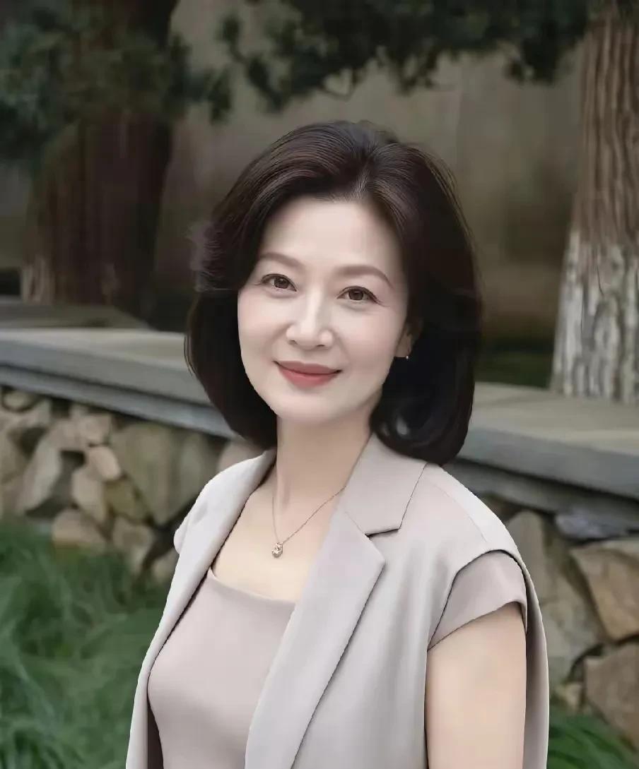 老了老了没啥魅力了也吸引不了小鲜肉了对老腊肉还有吸引力吗隔壁老王瞅到我