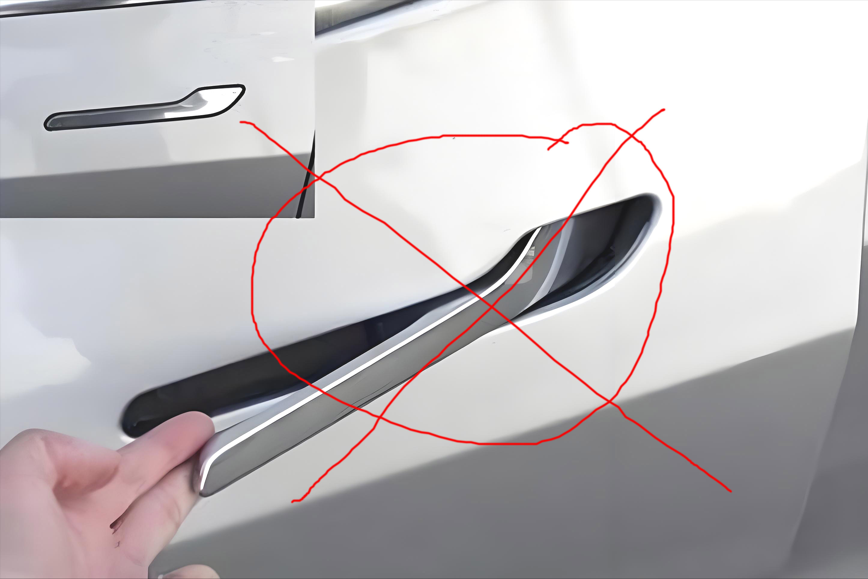 全球首例，隐藏式门把手迎来终结。中国工信部发布新规，国内销售的所有...