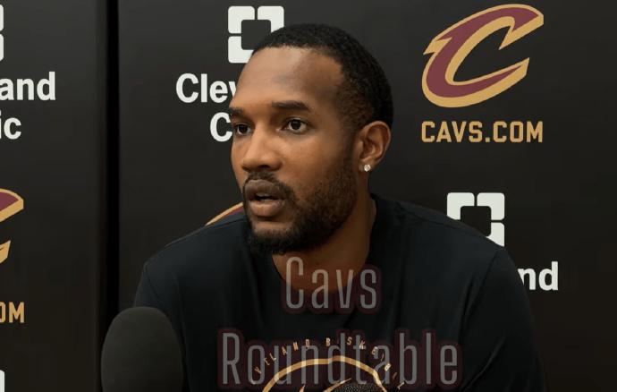 充分尊重！莫布利谈哈登：“哈登是历史最佳球员之一。”“我从小就看哈登打球