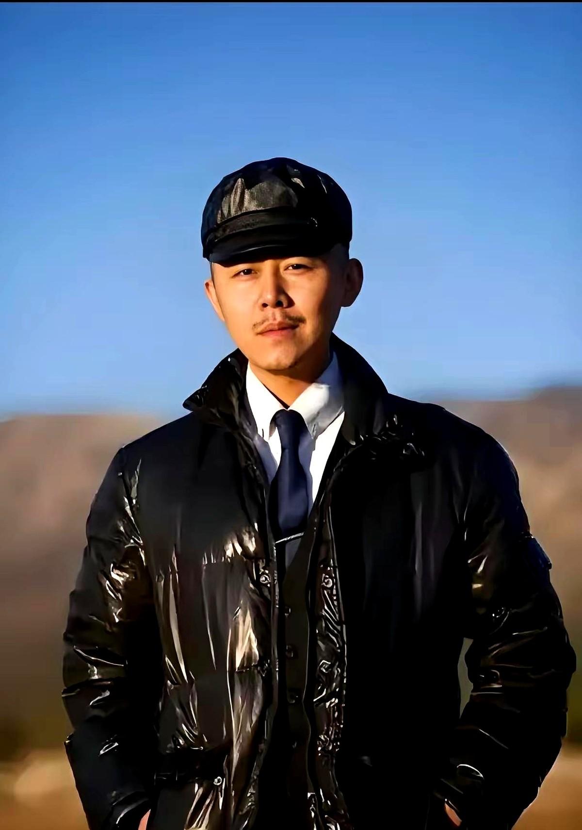 47岁的大冰，给所有女人提了个醒，他在直播里跟一个女孩连麦，就把话都说透了。