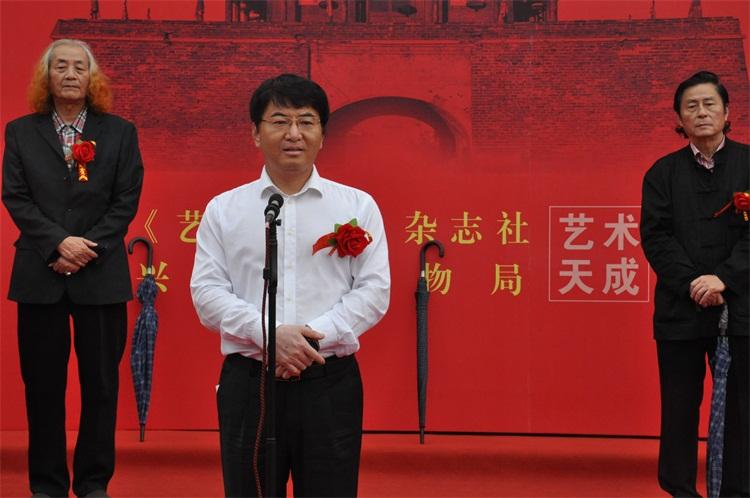 中国梦书画臻品暨《艺术天成》携书画名家系列展走进兴城古城(组图)