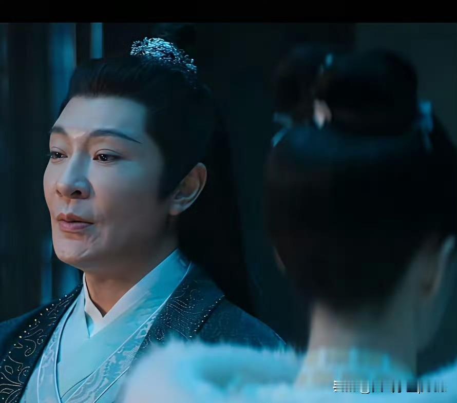 妈呀，李宗翰现在的脸咋回事啊？好不自然啊，脸上肿胀僵硬，做表情时肌肉走向太奇怪